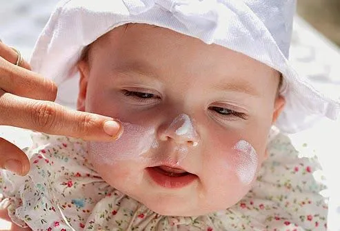 Bukan Bedak Bayi, Ini 9 Produk Esensial yang Wajib Ibu Baru Punya! 16