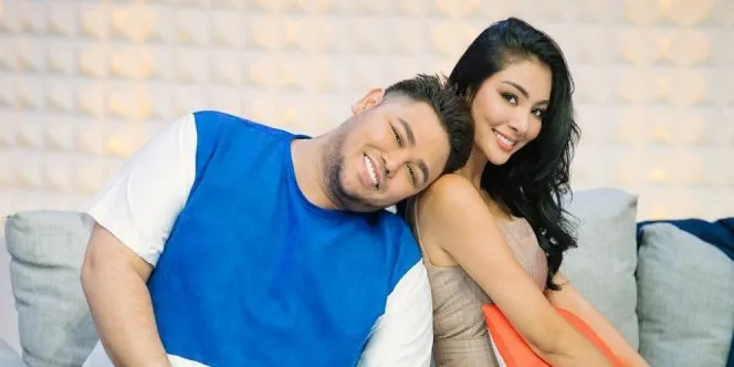10 Transformasi Ivan Gunawan dari Cover Boy Hingga Berpacaran dengan Miss Grand Thailand. Pangling! 20
