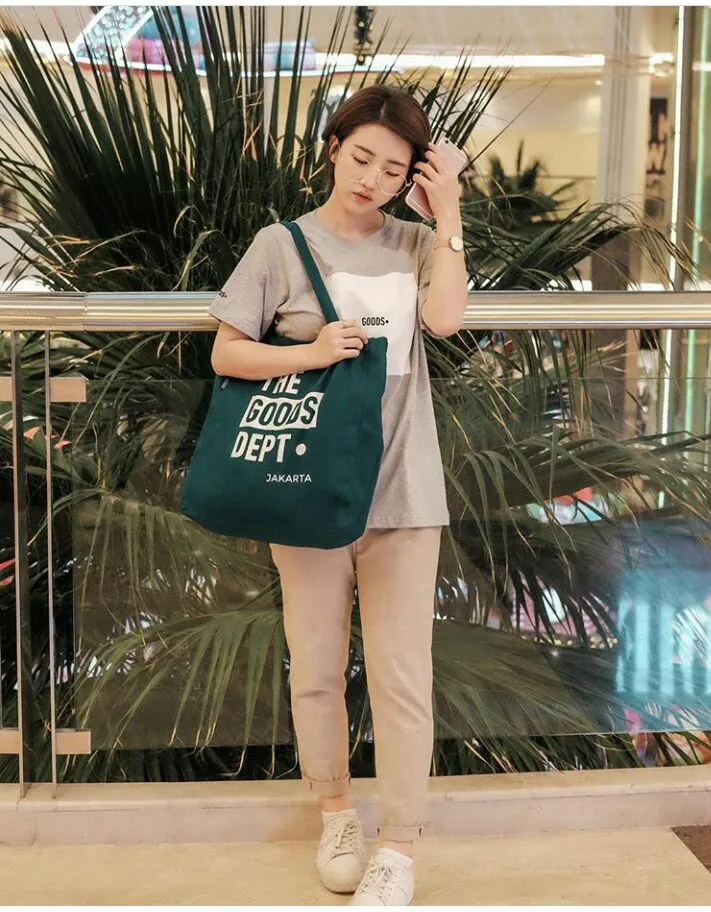 Sedikit Berkesan Tomboy, 10+ Gaya Hits Han Yoora Ini Buktikan Rambut Pendek Pun Bisa Bikin Terlihat Imut dan Manis 15