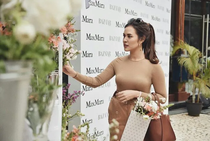10+ Cara Berbusana Sewarna Kulit Tanpa Terlihat Seronok dan Kusam. Trik Cerdas Ini Justru Bikin Kamu Makin Elegan! 26