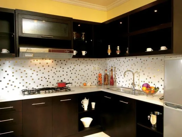 11 Inspirasi Keramik Dapur yang Dipasang di Dinding. Motifnya Artistik! 13 keramik dapur modern