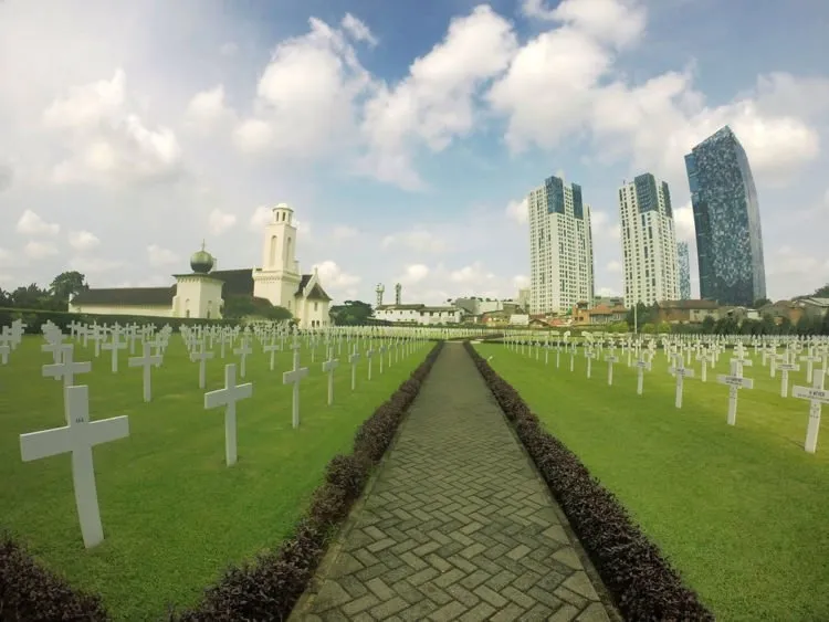 Ereveld Menteng Pulo, Makam Paling Kece dan Instagramable di Jakarta. Nggak Ada Serem-Seremnya! 8