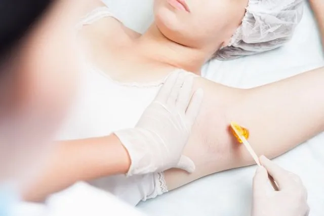 5 Metode Ngilangin Bulu Ketiak. Sendiri Bisa di Salon Bisa, Tinggal Pilih Mau yang Mana 9