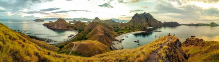 Pulau Padar, Salah Satu Pulau Paling Instagramable di Indonesia. Begini Potret Pesonanya yang Tiada Tara! 7