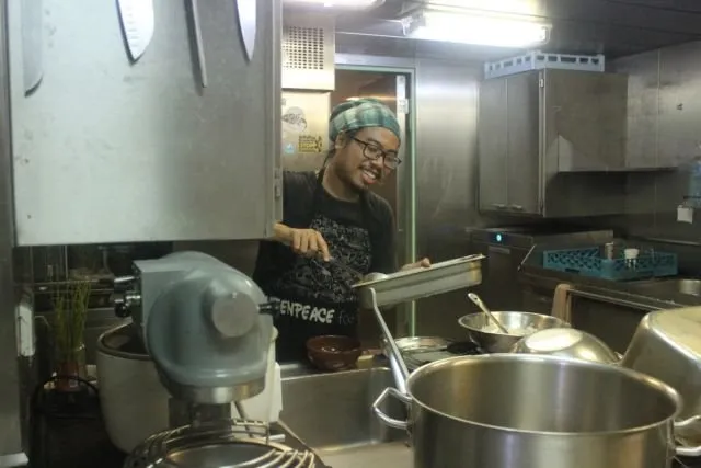 Jadi Volunteer di Kapal Rainbow Warrior Bukan Ajang Gaya-gayaan. Inilah Bakti Kami Pada Lingkungan 8