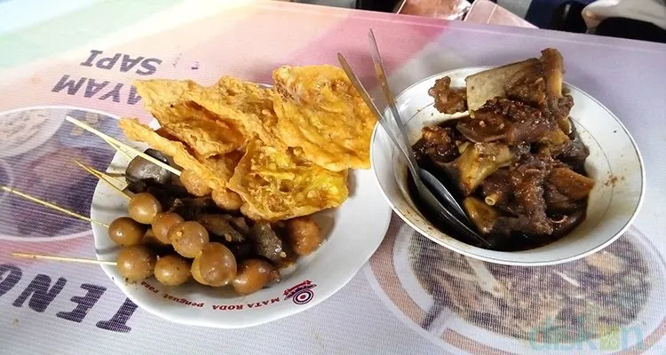 20 Kuliner Legendaris yang Bikin Kamu Baper Pengen ke Jogja! Ah, Rasanya Ngangenin Banget 37