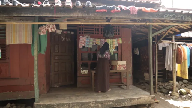 Kenal Lebih Dekat dengan Muniroh, Remaja Asal Banten yang Gigih Ingin Menjadi Guru 4