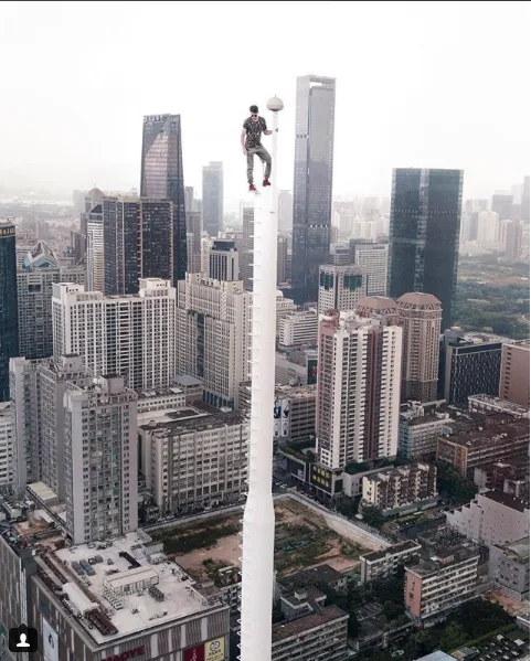 Pasangan Penantang Maut, Ivan dan Angela yang Suka Selfie di Gedung Pencakar Langit. Ngilu Lihatnya 12