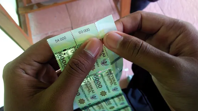 Kocak Abis, Pasangan ini Bikin Surat Perjanjian Pacaran Pakai Materai 6 Ribu. Kalau Putus, Masuk Bui? 5
