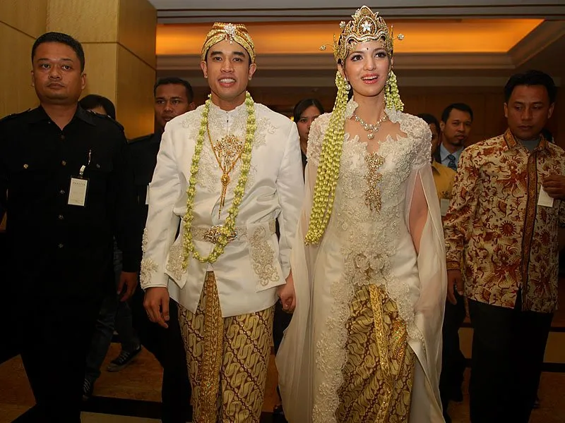 10+ Potret Nia Ramadhani dari Awal Karier Sampai Jadi Ibu 3 Anak. Awet Muda dan Tambah Cantik Saja deh! 18