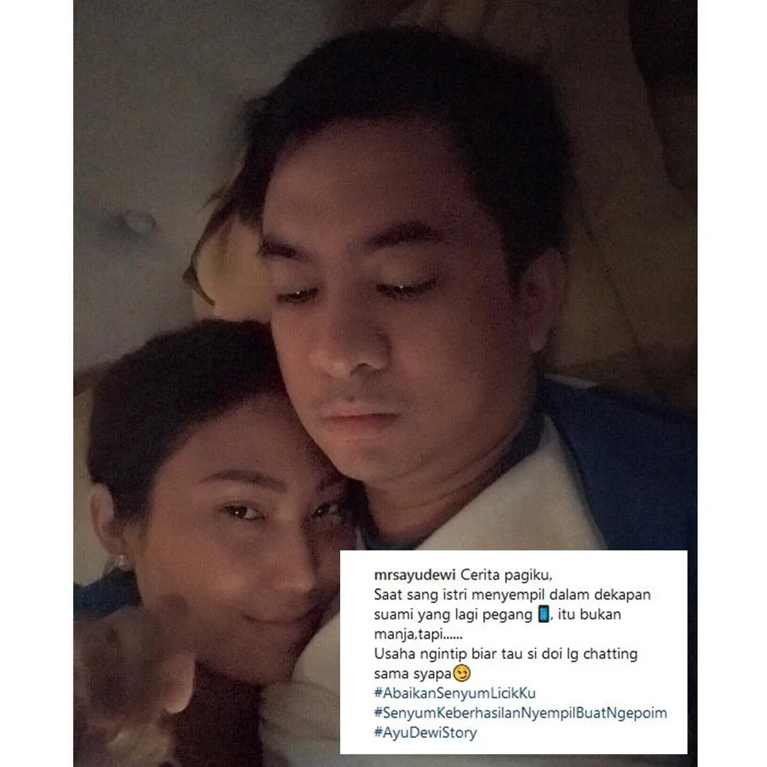 13 Caption Kocak Ayu Dewi Bareng Suami, Meski Sudah Nikah Mesranya Tetap Kayak Zaman Pacaran. Tiru, Ah! 15
