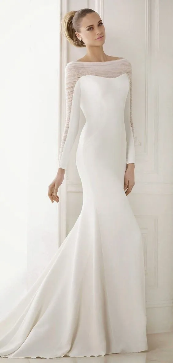 10+ Ide Model Gaun Non Kebaya untuk Mama Saat Resepsi. Anti Ribet dan Anggun Sudah Pasti! 16