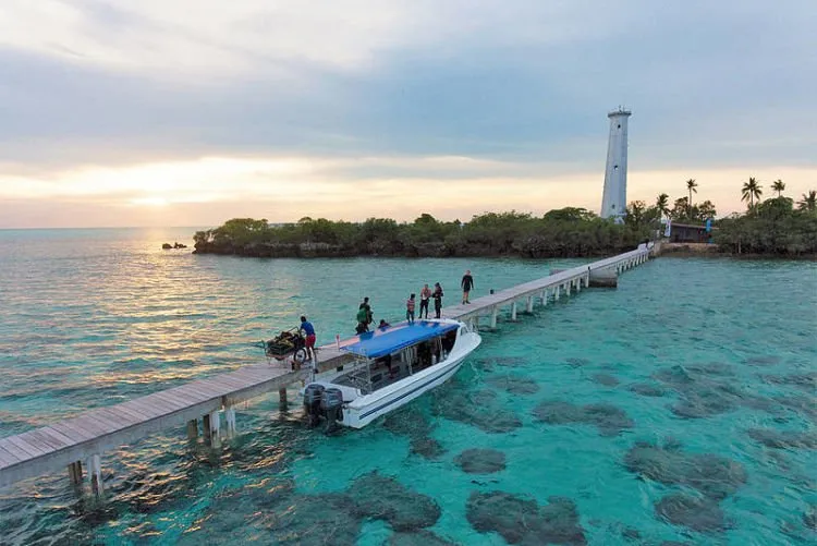 Bule Mengusir Wisatawan Lokal yang Berkunjung ke Pulau Bakungan. Apakah Pulau Ini Dikuasai Asing? 3