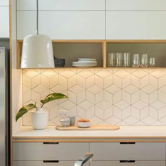 11 Inspirasi Keramik Dapur yang Dipasang di Dinding. Motifnya Artistik! 18 keramik dapur putih