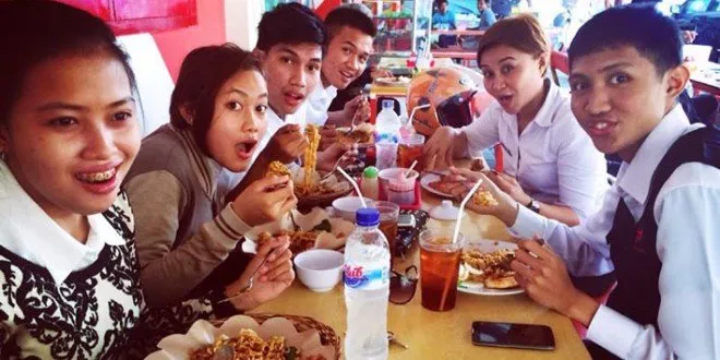 8 Kebiasaan Teman yang Meresahkanmu, Diiyakan Bikin Lelah, Ditolak Malah Dibilang 'Pelit Lu!' 15