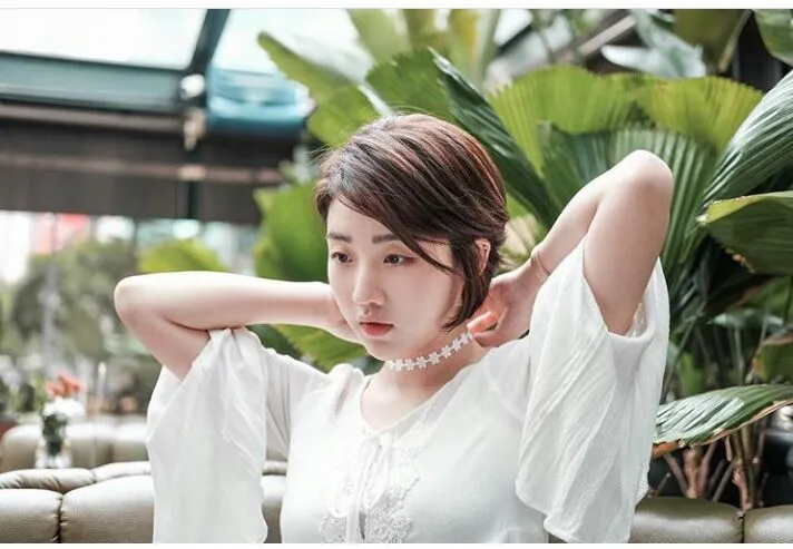 Sedikit Berkesan Tomboy, 10+ Gaya Hits Han Yoora Ini Buktikan Rambut Pendek Pun Bisa Bikin Terlihat Imut dan Manis 16
