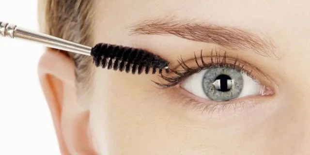 7 Tutorial Bikin Makeup Sendiri yang Bisa Dimakan! Aman, dan Sudah Pasti Tidak Bermerkuri 15