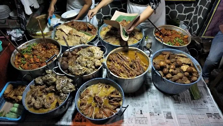 20 Kuliner Legendaris yang Bikin Kamu Baper Pengen ke Jogja! Ah, Rasanya Ngangenin Banget 36