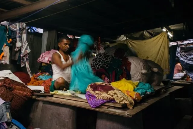 Yuk, Intip Potret Laundry Manual Terbesar di Dunia Ini. Nyucinya Masih Pakai Tangan Lho! 23