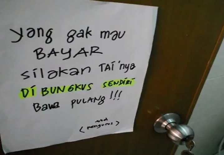 17+ Peraturan Nyeleneh bin Kocak di Toilet ini Pasti Bikin Kamu Geleng-Geleng Kepala Sembari Buang Hajat~ 21