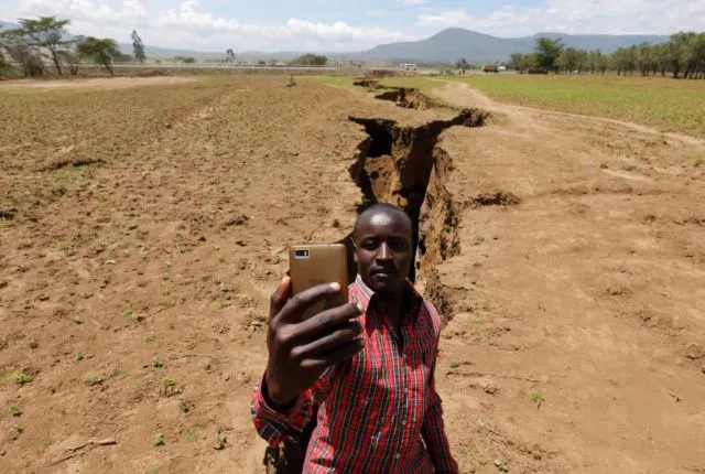 4 Fakta Patahan Misterius di Afrika Yang Bikin Heboh. Katanya Bakal Belah Benua Afrika! 4