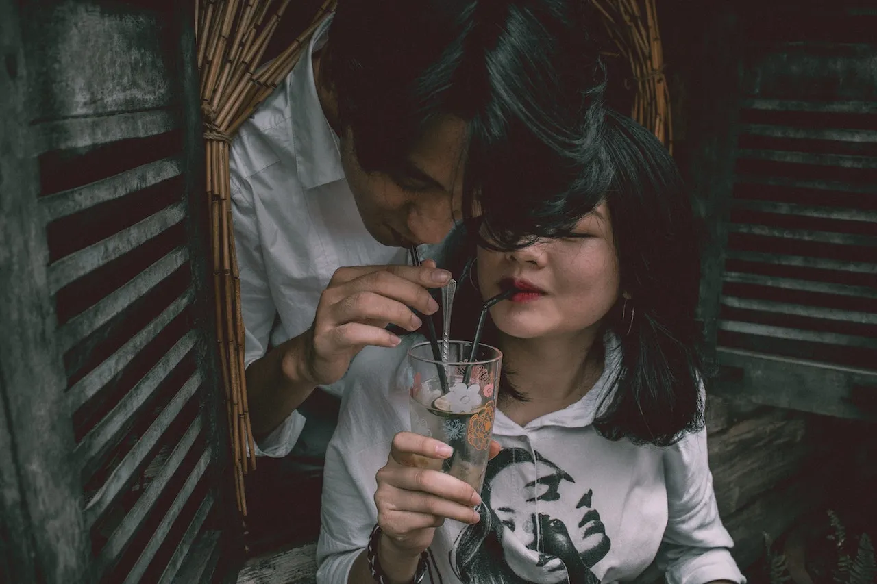 6 Hal di Balik Cewek yang Terlihat Mandiri Saat Pendekatan, tapi Jadi Manja Setelah Jadian 9