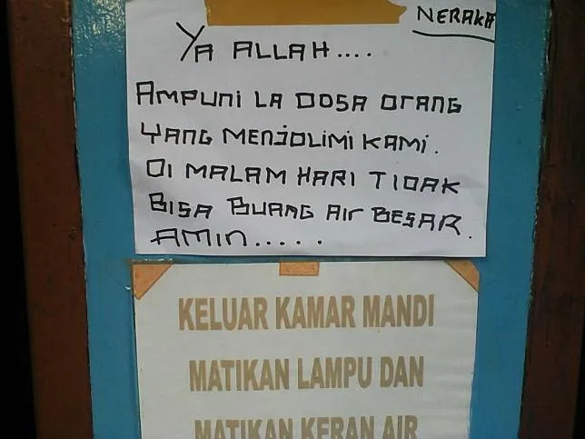 17+ Peraturan Nyeleneh bin Kocak di Toilet ini Pasti Bikin Kamu Geleng-Geleng Kepala Sembari Buang Hajat~ 29