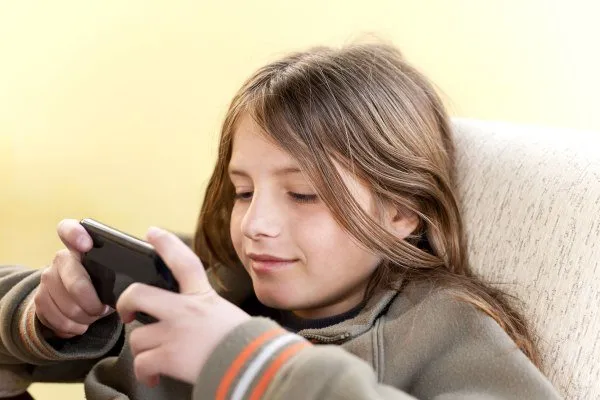Naikkan Batas Umur Pengguna, Anak di Bawah 16 Tahun Dilarang Pakai WhatsApp di Eropa 5