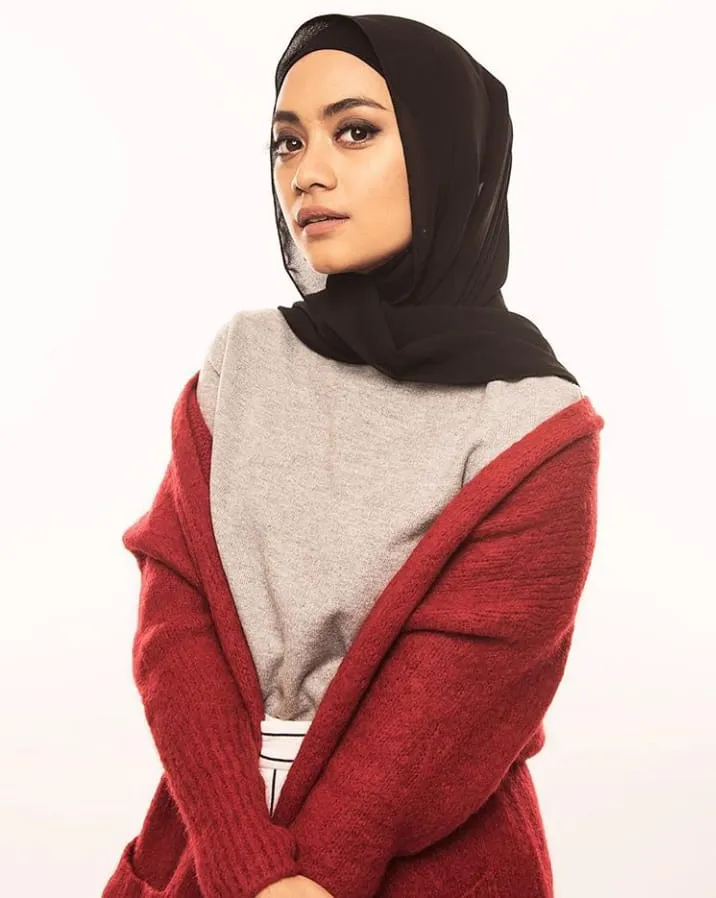 13+ Inspirasi Busana Hijab Simpel Minimalis Ala Ayudia Bing Slamet. Cocok Buatmu yang Anti Ribet 24