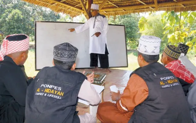 Mengenal Pesantren Al Hidayah, Sekolah Khusus untuk Anak-anak Pelaku Terorisme Pertama di Indonesia 5