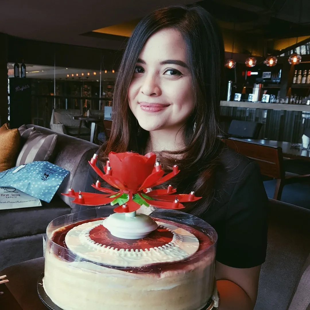 Cakepnya Alami, 13 Artis Berlesung Pipi ini Pasti Bikin Kamu Senyum-Senyum Sendiri. Manis Banget! 20