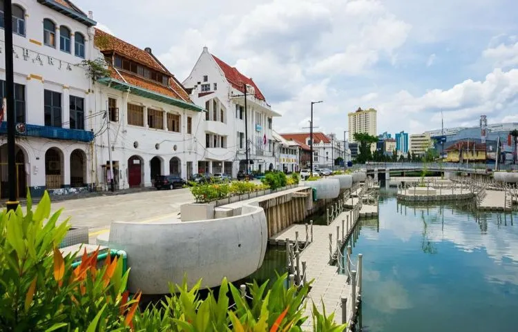Destinasi Wisata Baru Kali Besar di Kota Tua Jakarta. Indah Banget, Kaya Sungai di Korea! 18
