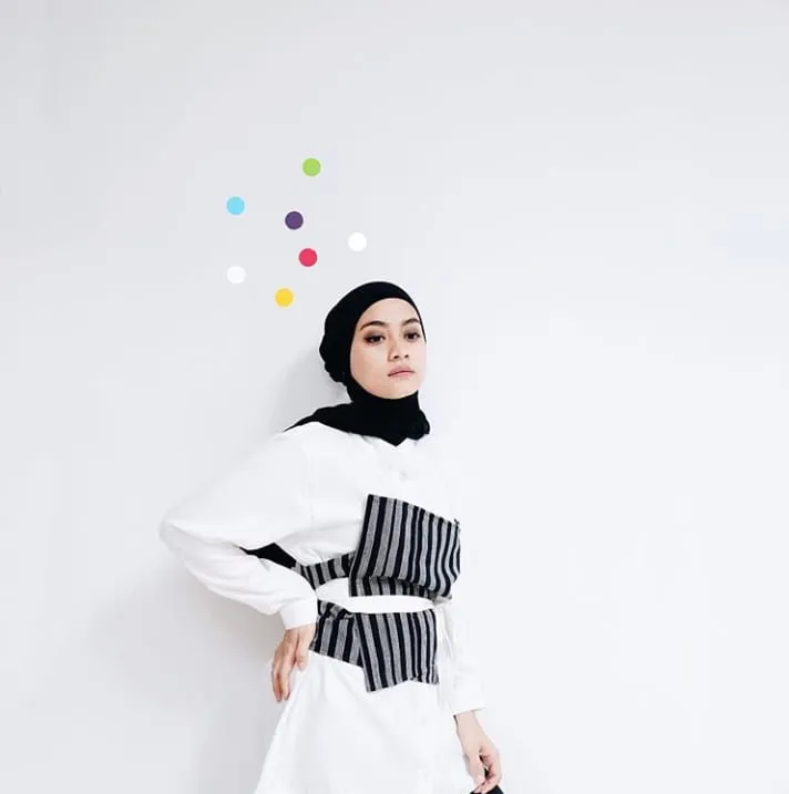 13+ Inspirasi Busana Hijab Simpel Minimalis Ala Ayudia Bing Slamet. Cocok Buatmu yang Anti Ribet 22