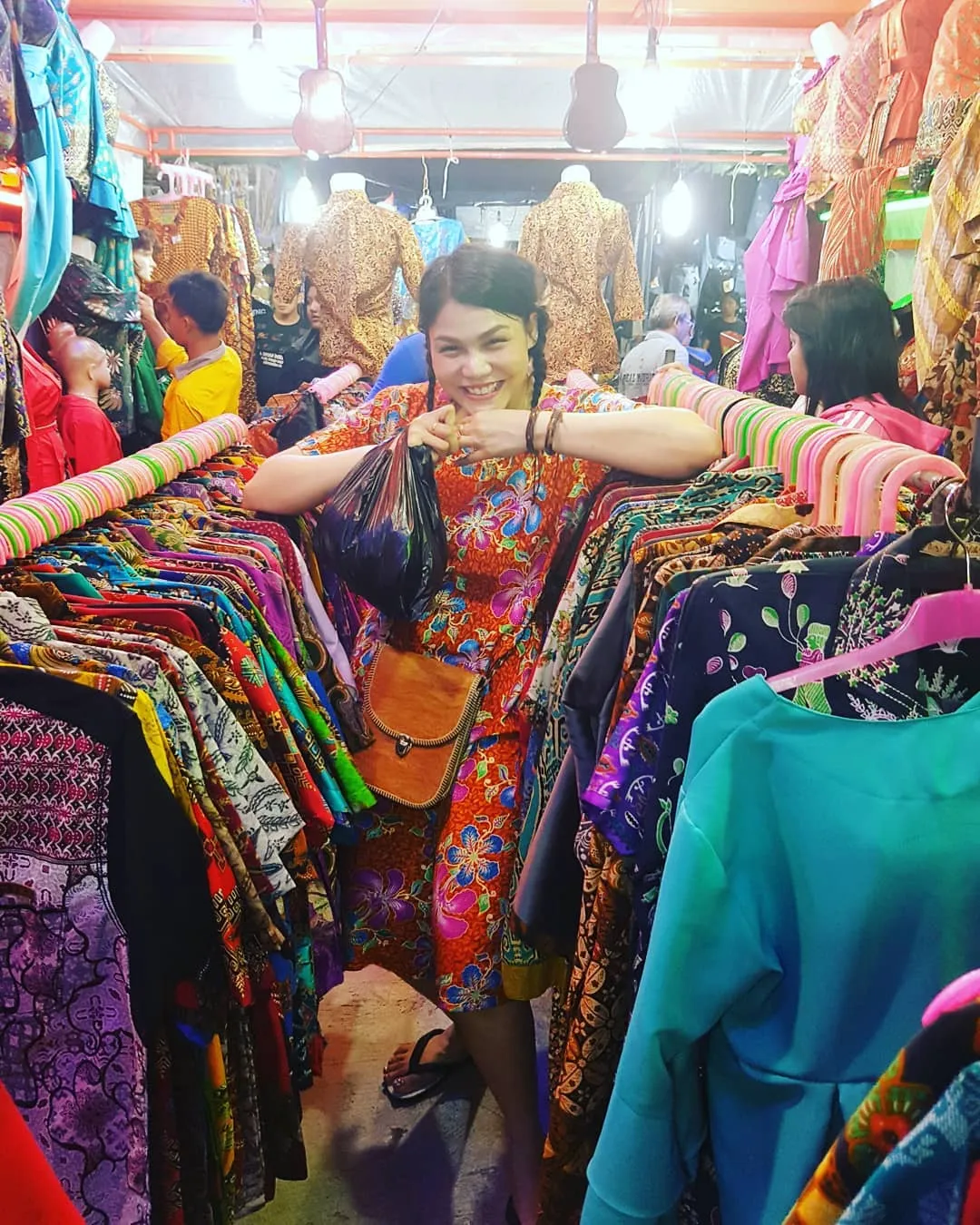 Evolusi DJ Butterfly Sejak Populer di Indonesia. Semakin Tertutup, Hobi Makan, dan Nggak Banyak Gimik 10