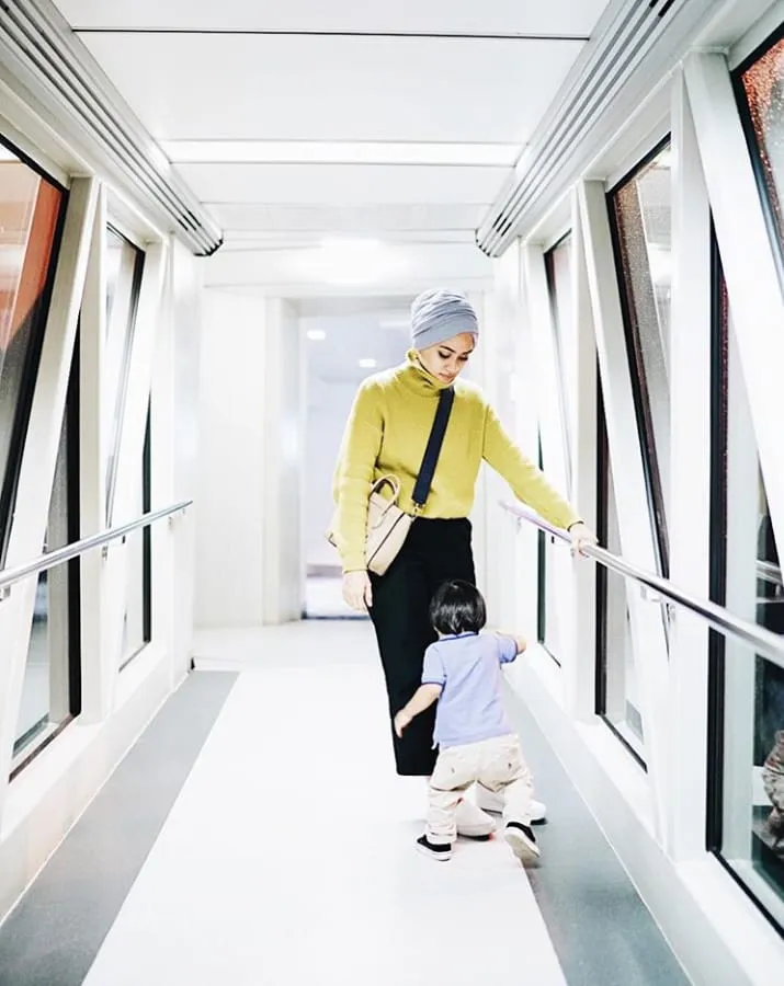 13+ Inspirasi Busana Hijab Simpel Minimalis Ala Ayudia Bing Slamet. Cocok Buatmu yang Anti Ribet 19