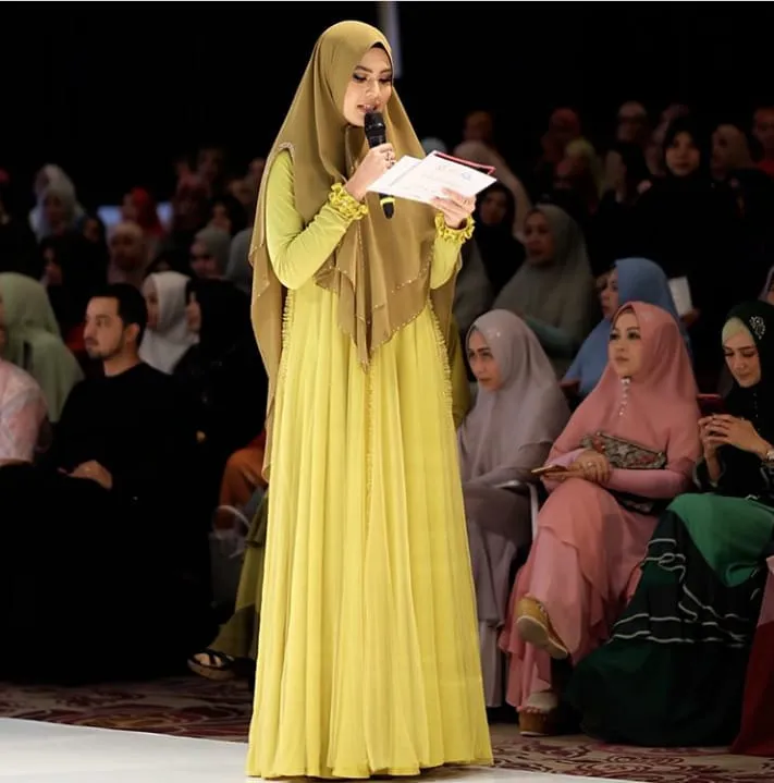 Intip 12+ Gaya Busana Islami Ala Kartika Putri. Setelah Hijrah Kini Lebih Tertutup, Kalem dan Manglingi 19