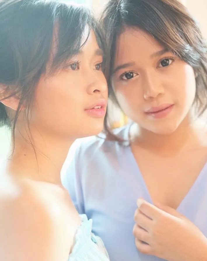Bongkar Rahasia 'Make-up No Make-up' 13+ Selebritas Kenamaan. Jangan Kira Cantiknya Tanpa Dandan! 27