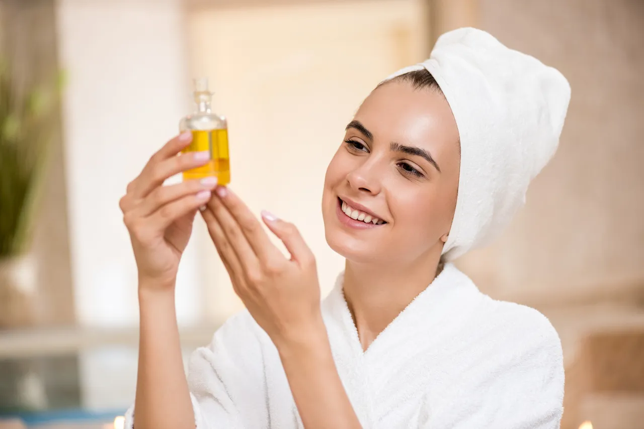 7 Khasiat Body Oil Ini Bikin Kamu Ternganga. Lotion Belum Ada Apa-apanya 9