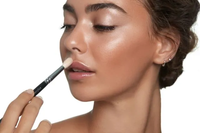 6 Tips Touch Up Makeup Kilat Selepas Wudu. Nggak Makan Waktu! 12 makeup habis wudu