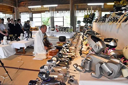 15+ Robot yang Mulai Hidup Bersama Manusia di Jepang. Ternyata Alasannya Justru Miris 19