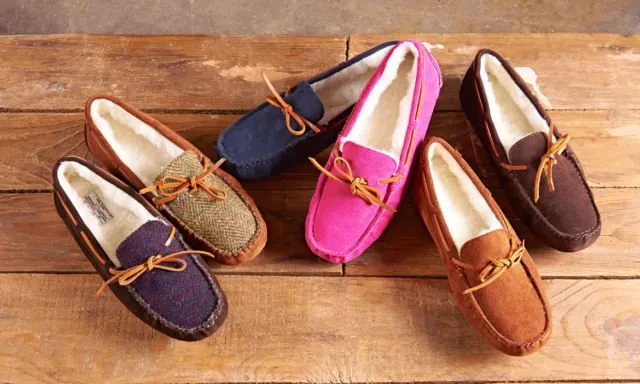 12+ Pilihan Alas Kaki Non Heels Teruntuk Ibu Hamil. Nyaman Pasti, Pinggang Pun Nggak Tambah Nyeri 18