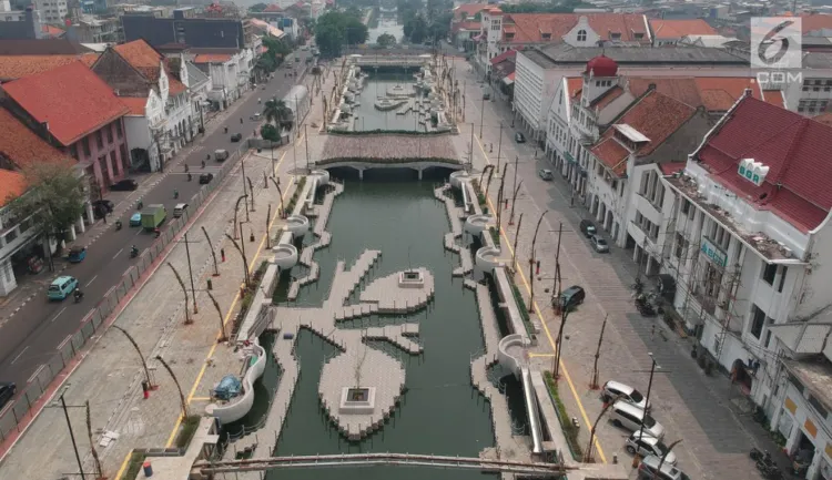 Destinasi Wisata Baru Kali Besar di Kota Tua Jakarta. Indah Banget, Kaya Sungai di Korea! 16