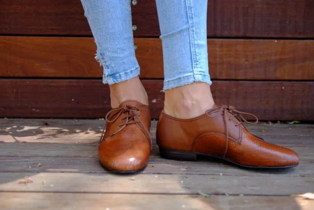 12+ Pilihan Alas Kaki Non Heels Teruntuk Ibu Hamil. Nyaman Pasti, Pinggang Pun Nggak Tambah Nyeri 20