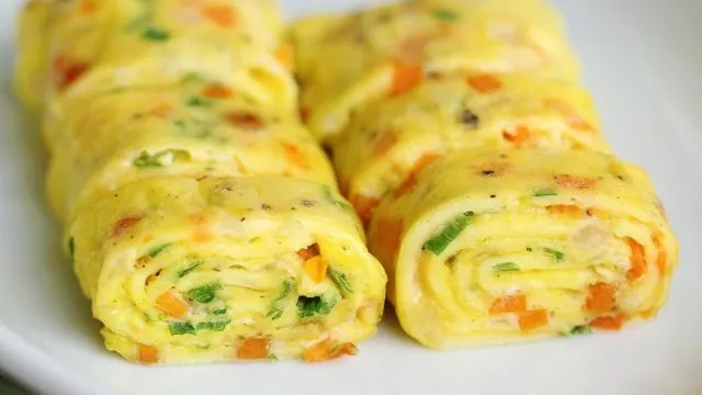 7 Kreasi Omelet dari Seluruh Dunia, Variasi Menu Sahur yang Nggak Melulu Telur dan Garam Saja 9
