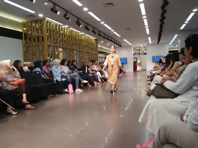 Intip 9 Label Lokal Ini Pamerkan Gaya Busana Andalannya dalam Trunk Show Social Fashion Darling 12