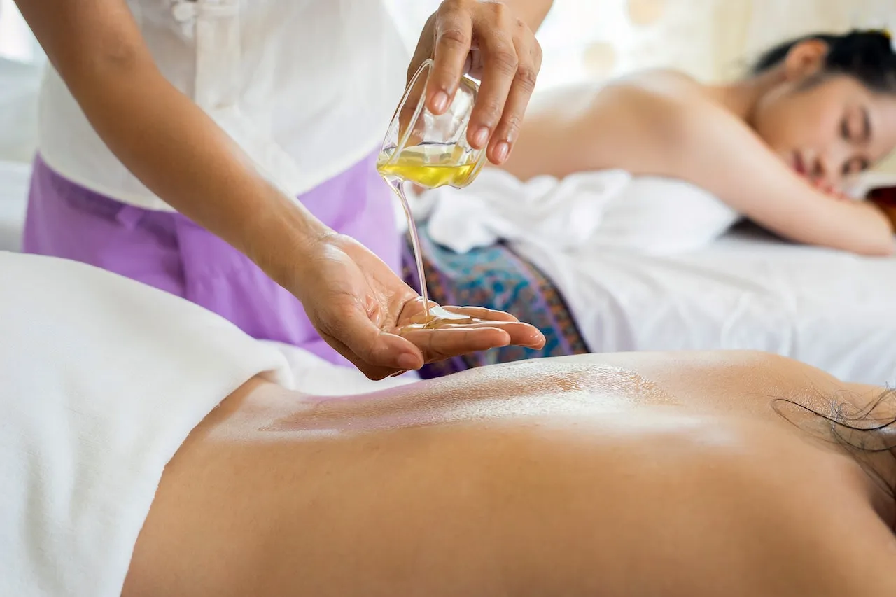 7 Khasiat Body Oil Ini Bikin Kamu Ternganga. Lotion Belum Ada Apa-apanya 11
