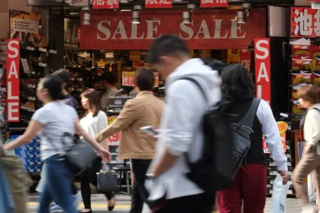 Pengen Tahu Karaktermu yang Asli? Cara Membeli Baju Baru buat Lebaran Bisa Kamu Jadikan Patokan Lho 14