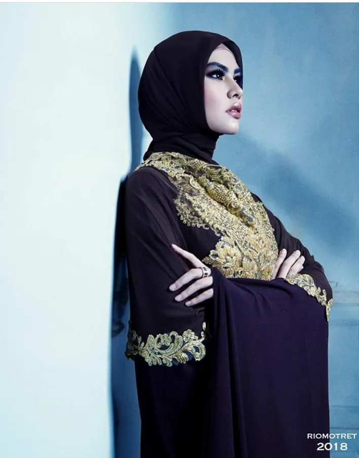 Intip 12+ Gaya Busana Islami Ala Kartika Putri. Setelah Hijrah Kini Lebih Tertutup, Kalem dan Manglingi 20