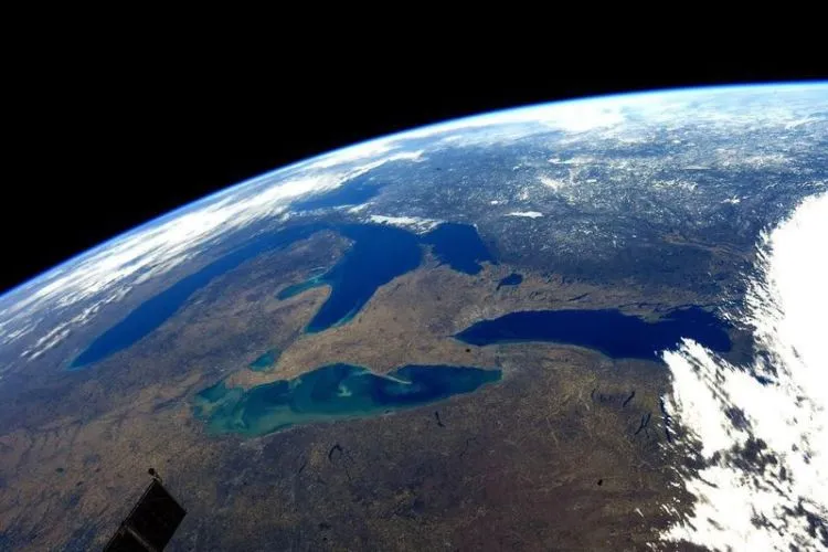 10 Foto Kenampakan Bumi dari Kamera NASA. Sangat Indah dan Mangagumkan ya! 11