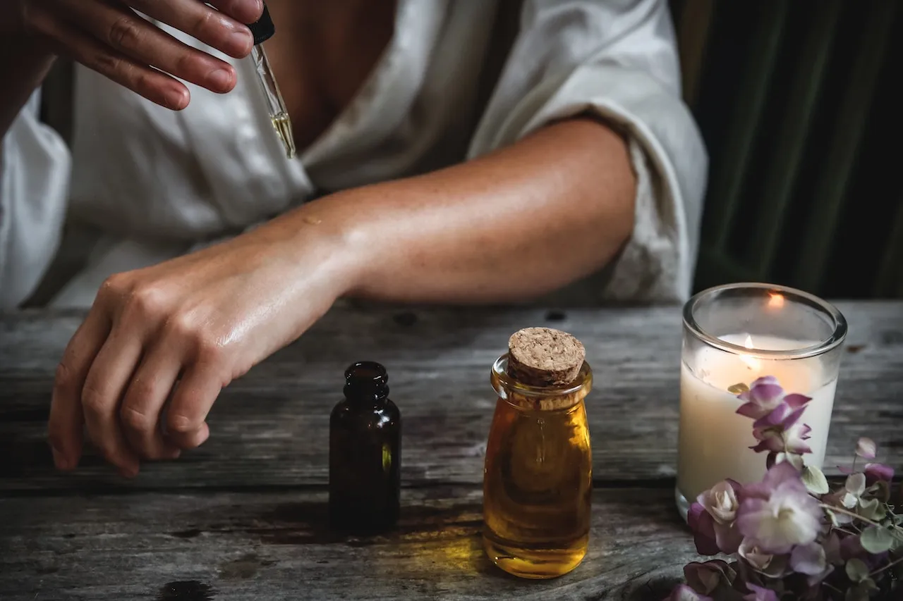 7 Khasiat Body Oil Ini Bikin Kamu Ternganga. Lotion Belum Ada Apa-apanya 10